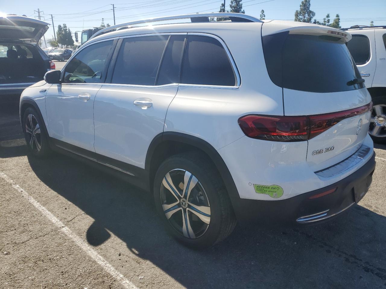 2022 MERCEDES-BENZ EQB 300 4MATIC VIN:W1N9M0KB1NN009903