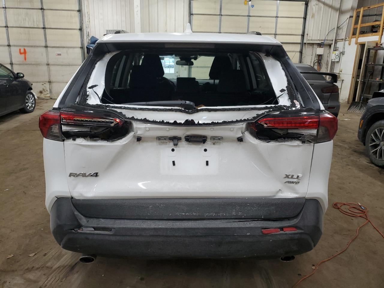 2024 TOYOTA RAV4 XLE VIN:2T3P1RFV2RC459785