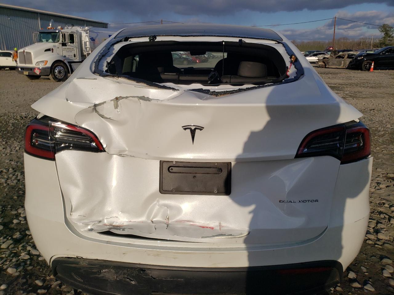 2023 TESLA MODEL Y  VIN:7SAYGAEE7PF749059