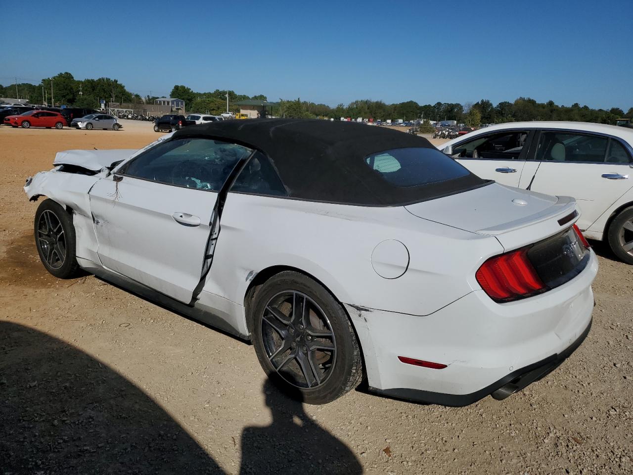 2022 FORD MUSTANG  VIN:1FATP8UH0N5105404