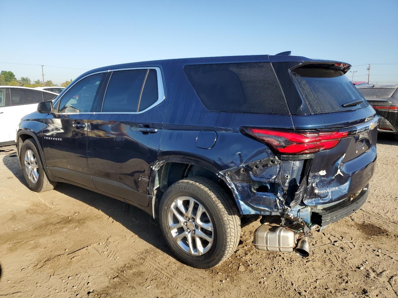 2022 CHEVROLET TRAVERSE LS VIN:1GNERFKWXNJ136631