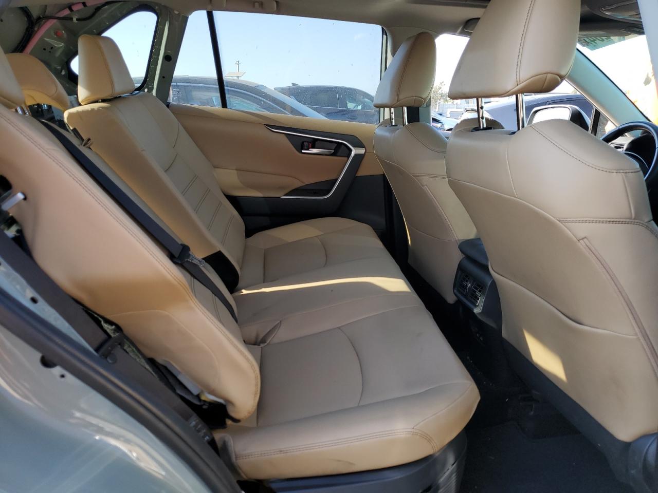 2022 TOYOTA RAV4 XLE PREMIUM VIN:JTMB6RFV2ND521901