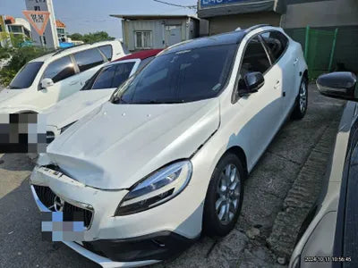 2016 Volvo V40 VIN: