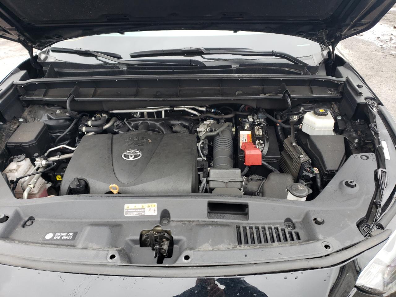 2022 TOYOTA HIGHLANDER XLE VIN:5TDHZRBH9NS572429