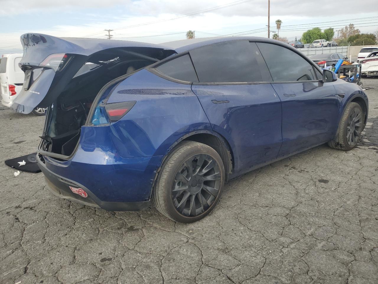2023 TESLA MODEL Y  VIN:7SAYGDEE6PF875303