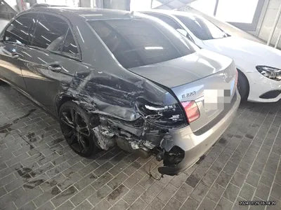 2015 Mercedes-Benz E 220 VIN: