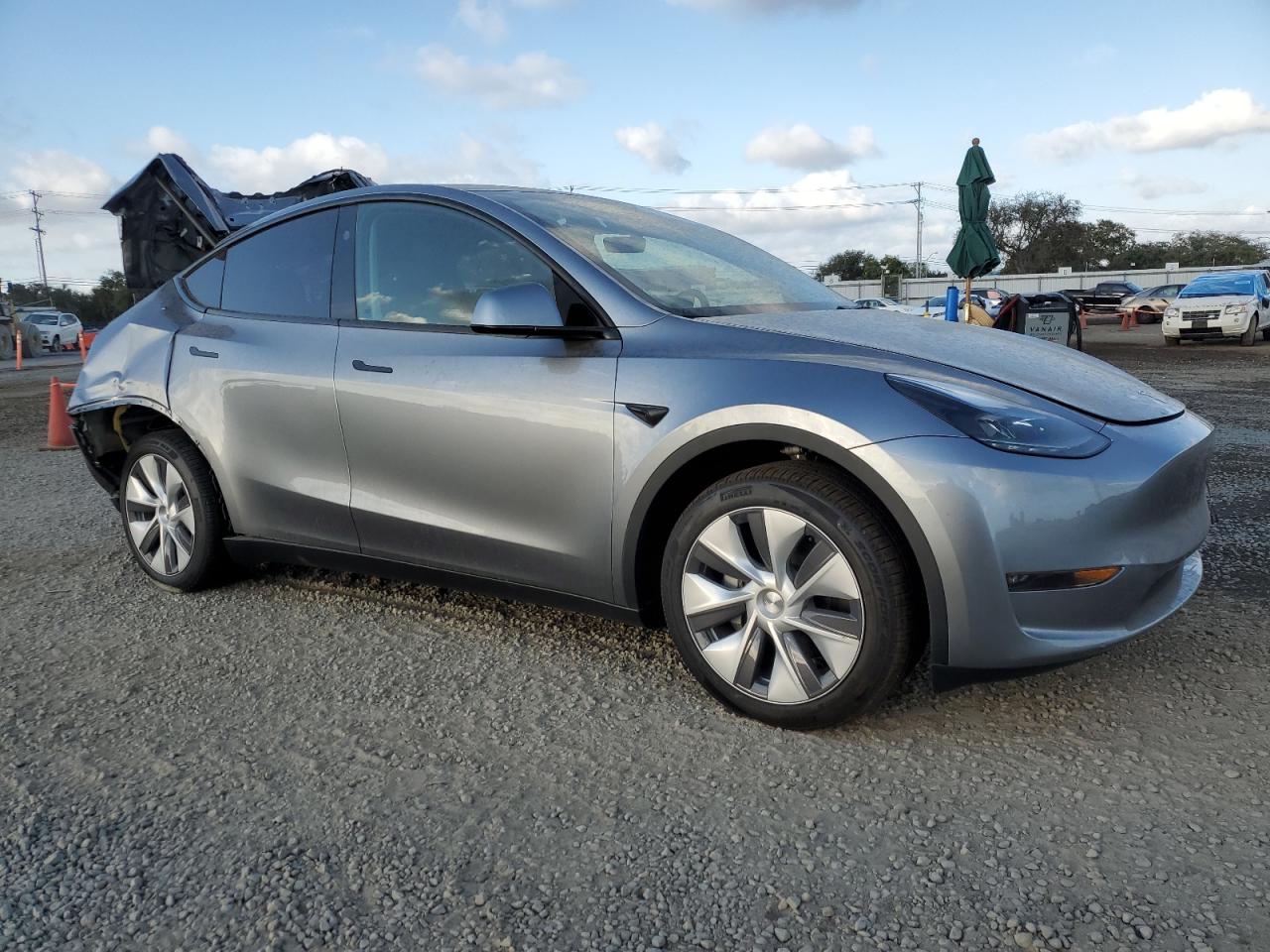 2024 TESLA MODEL Y  VIN:7SAYGDEE0RA283962