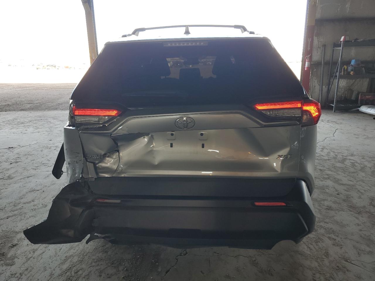 2022 TOYOTA RAV4 XLE VIN:2T3W1RFV7NW193488