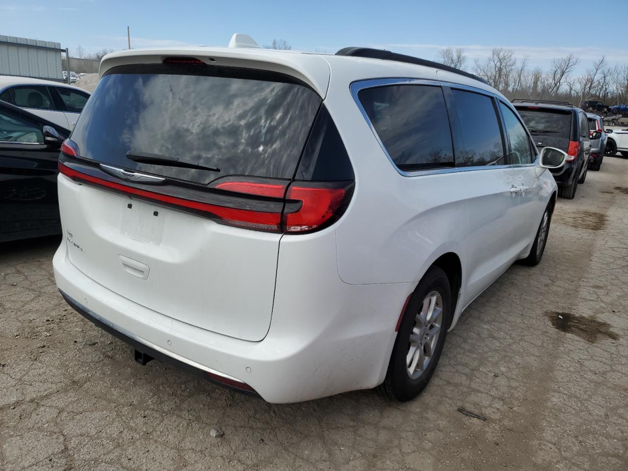 2022 CHRYSLER PACIFICA TOURING L VIN:2C4RC1BGXNR157675