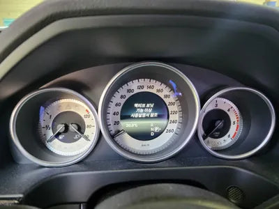 2015 Mercedes-Benz E 220 VIN: