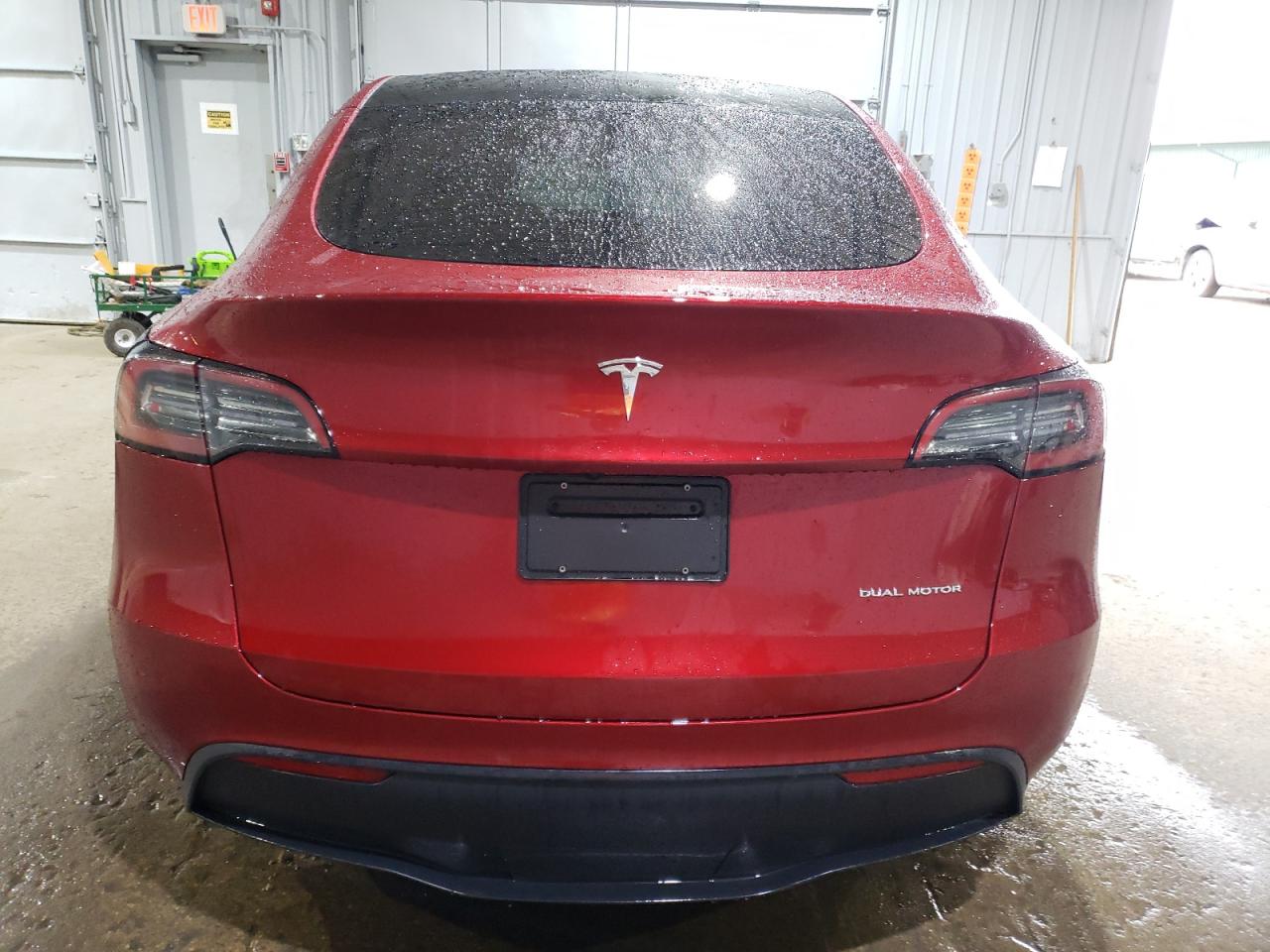 2024 TESLA MODEL Y  VIN:7SAYGAEE2RF121249