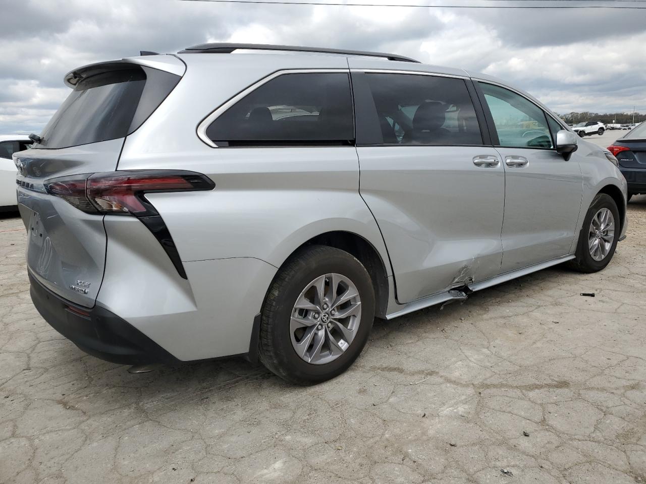 2023 TOYOTA SIENNA XLE VIN:5TDYRKEC0PS167392