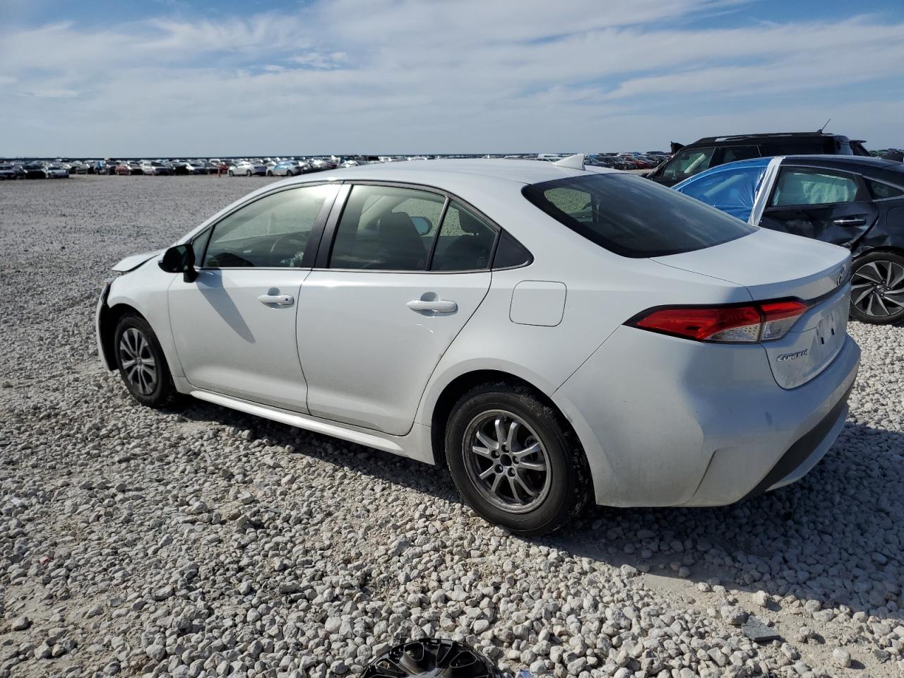 2022 TOYOTA COROLLA LE VIN:JTDEAMDE8N3009695
