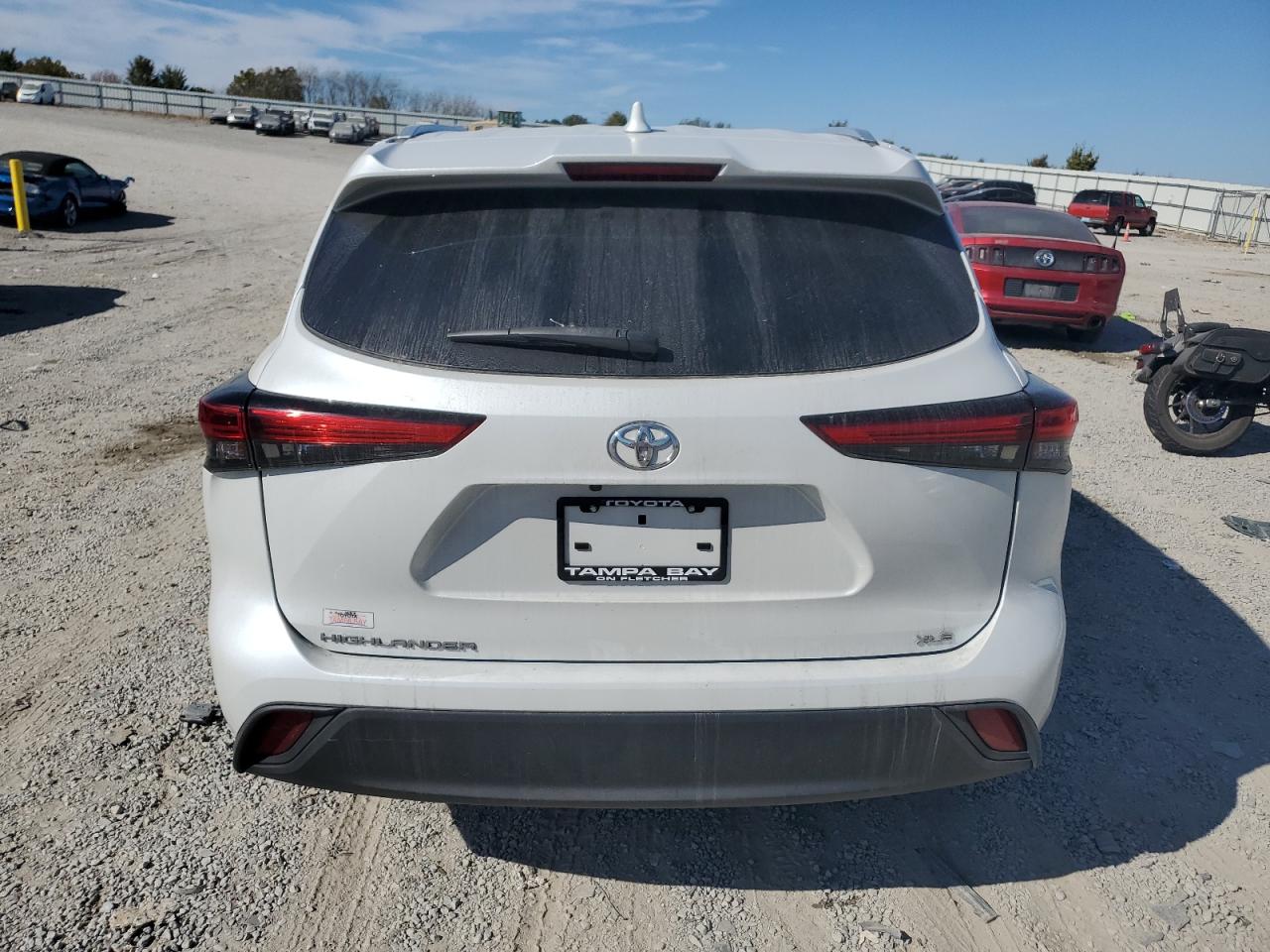 2022 TOYOTA HIGHLANDER XLE VIN:5TDGZRAH2NS542525