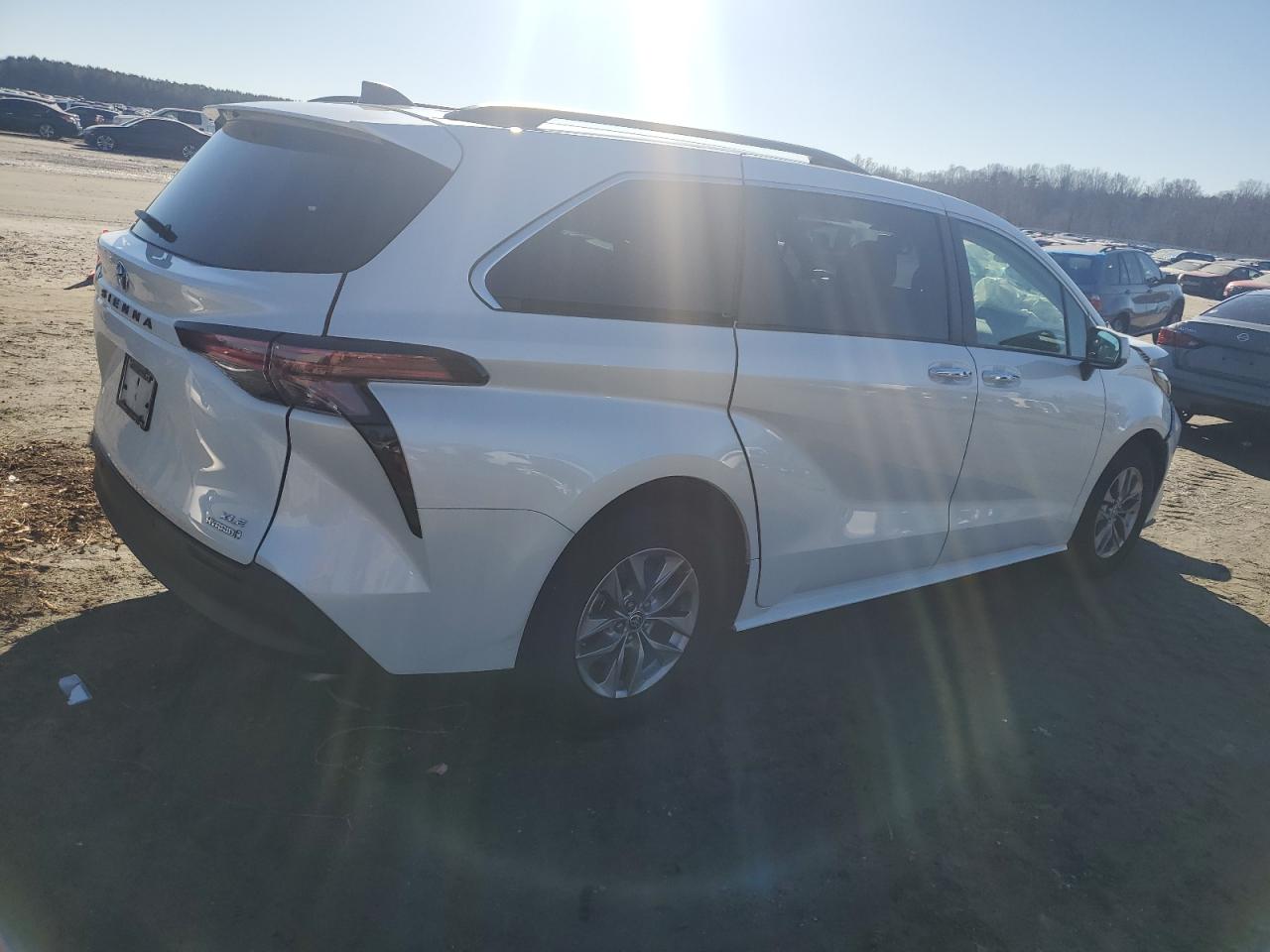 2022 TOYOTA SIENNA XLE VIN:5TDYRKEC5NS078737
