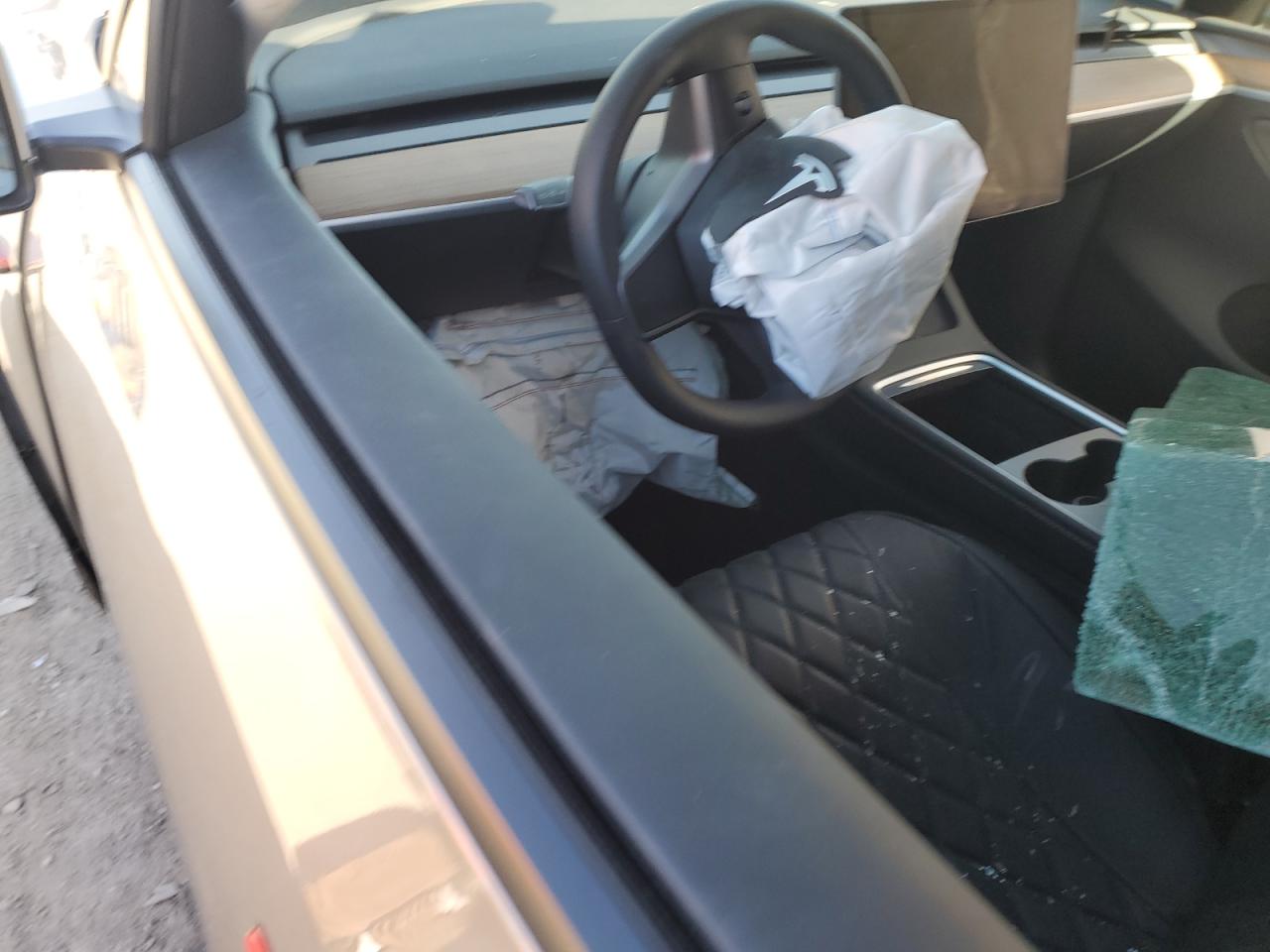 2024 TESLA MODEL Y  VIN:7SAYGDEE7RA300403