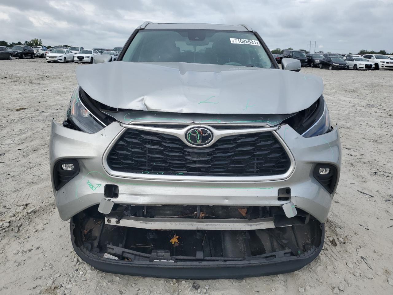 2022 TOYOTA HIGHLANDER XLE VIN:5TDGZRAH0NS541762