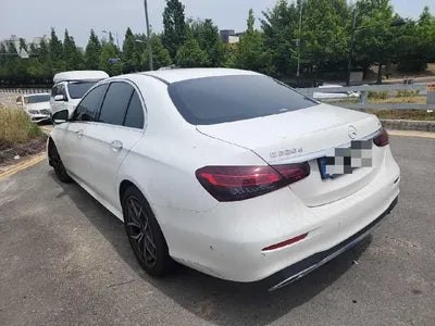 2022 Mercedes-Benz E 220 VIN:
