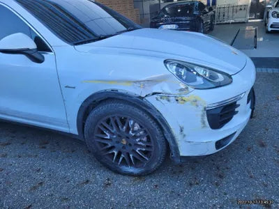 2015 Porsche Cayenne VIN: