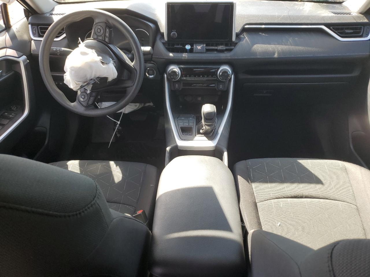 2024 TOYOTA RAV4 XLE VIN:2T3P1RFV7RW438106