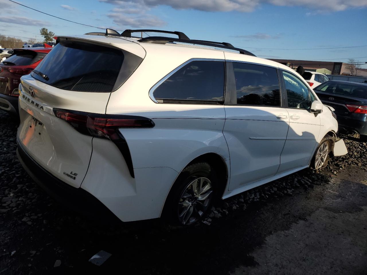 2022 TOYOTA SIENNA LE VIN:5TDKSKFC8NS041254