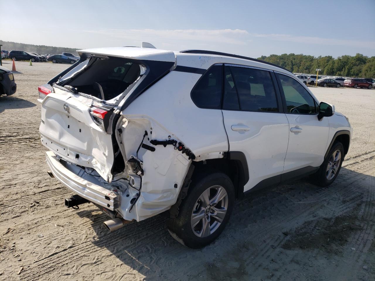 2022 TOYOTA RAV4 XLE VIN:2T3W1RFVXNC198069