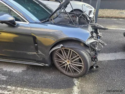 2017 Porsche Panamera VIN: