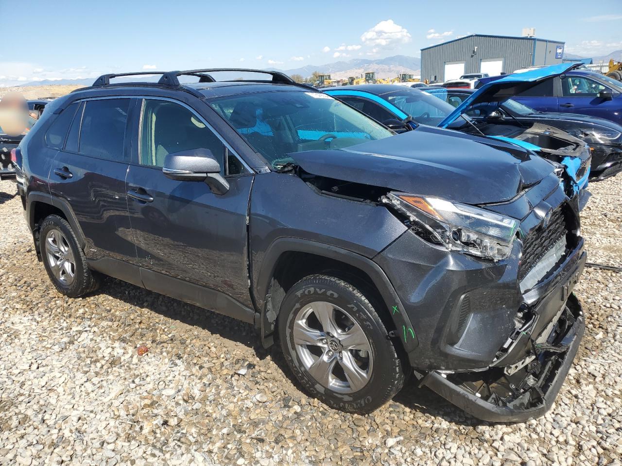 2022 TOYOTA RAV4 XLE VIN:JTMRWRFV1ND164029