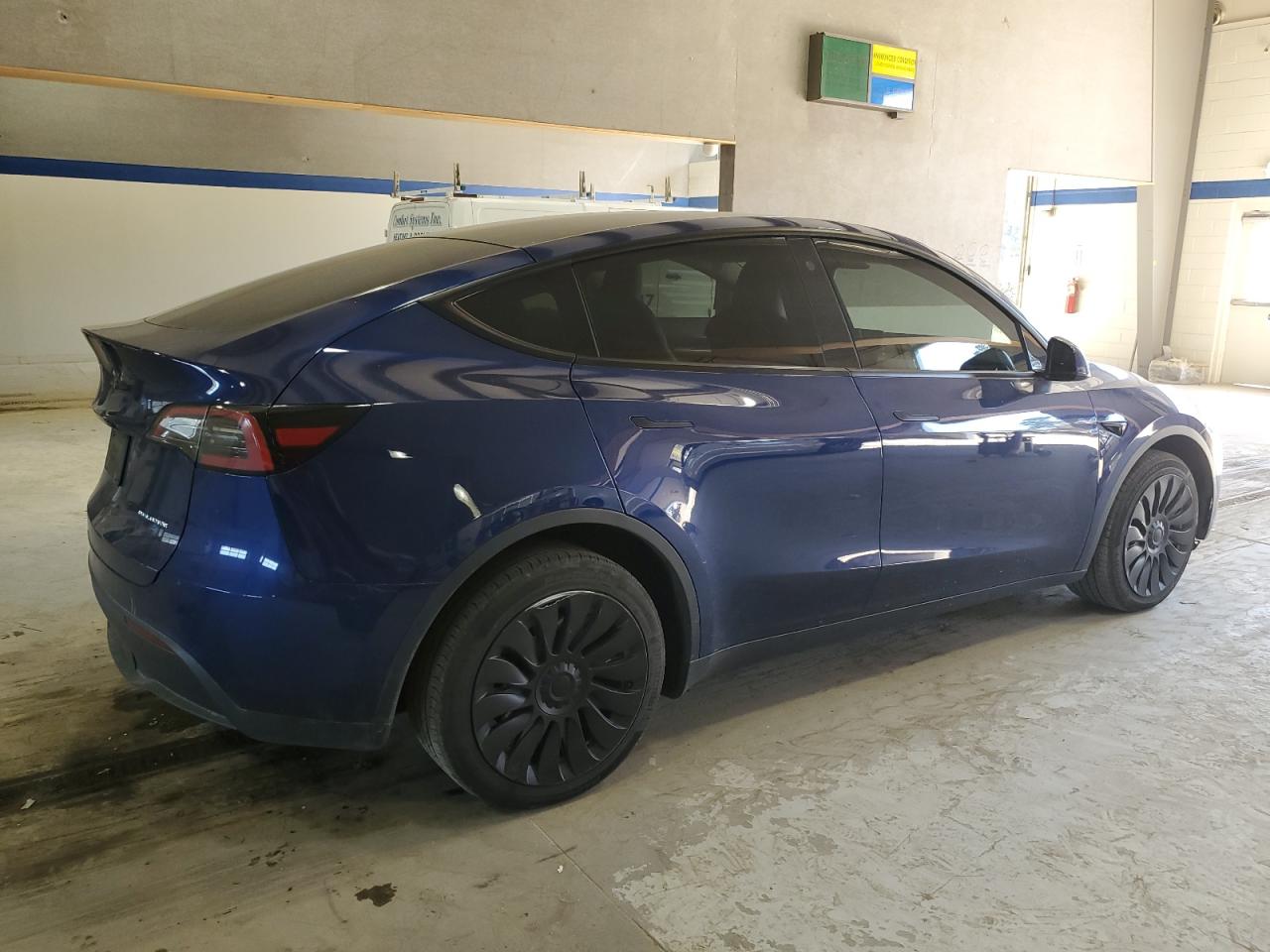 2023 TESLA MODEL Y  VIN:7SAYGDEE2PA068001