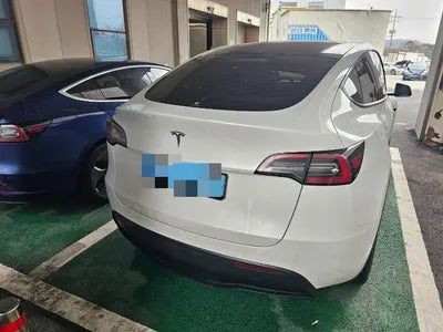 2023 Tesla Model Y VIN: