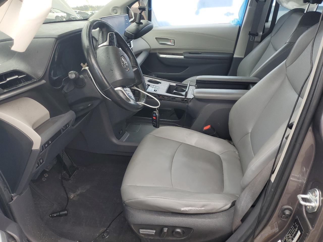 2022 TOYOTA SIENNA XLE VIN:5TDJRKECXNS090870