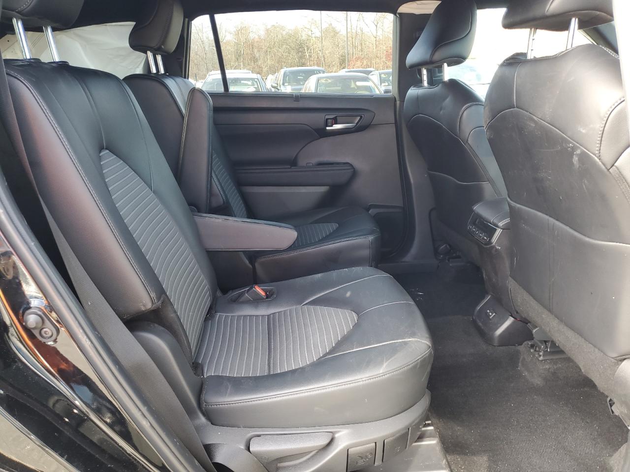 2024 TOYOTA HIGHLANDER LE VIN:5TDKDRBH9RS537559