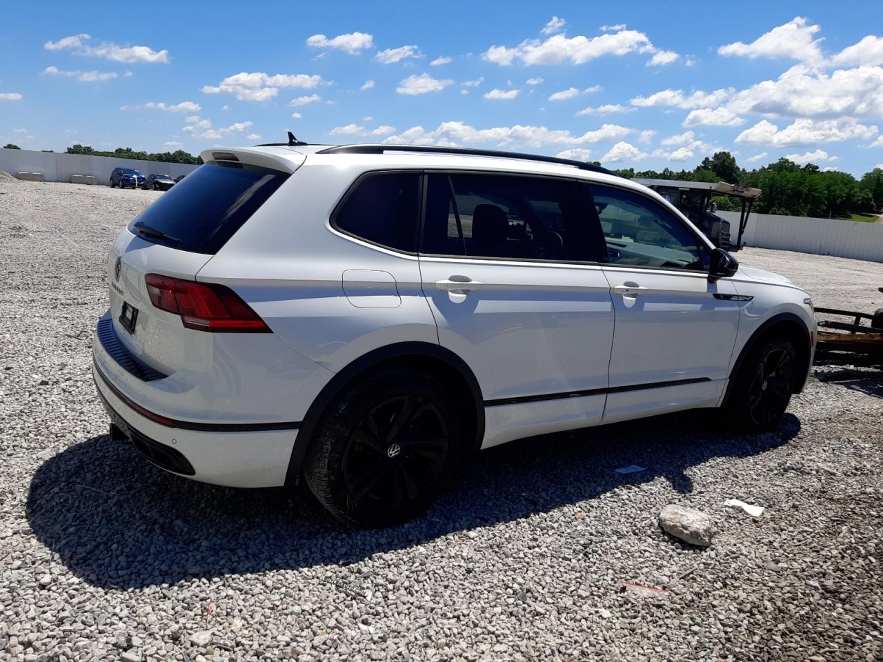 2023 VOLKSWAGEN TIGUAN SE R-LINE BLACK VIN:3VVCB7AX1PM044027
