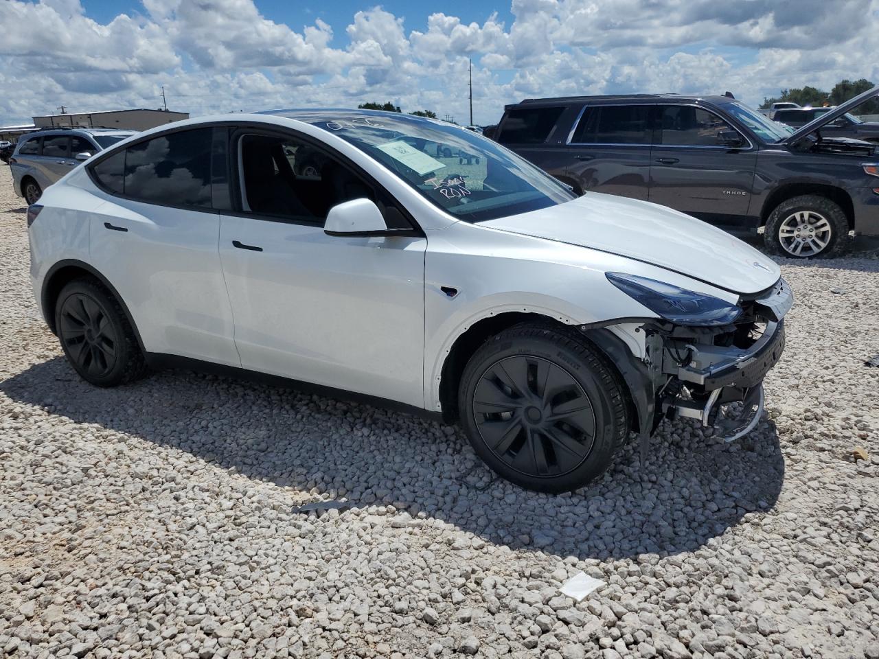 2024 TESLA MODEL Y  VIN:7SAYGDEE8RA289637