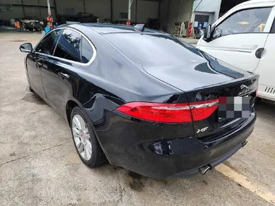 2016 Jaguar XF VIN: