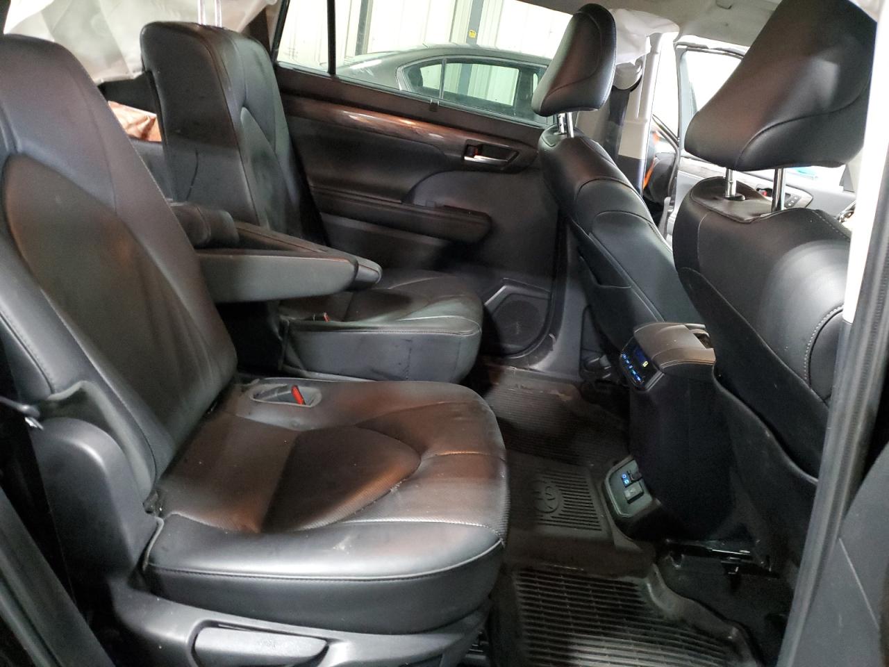 2022 TOYOTA HIGHLANDER LIMITED VIN:5TDDZRBH9NS162602