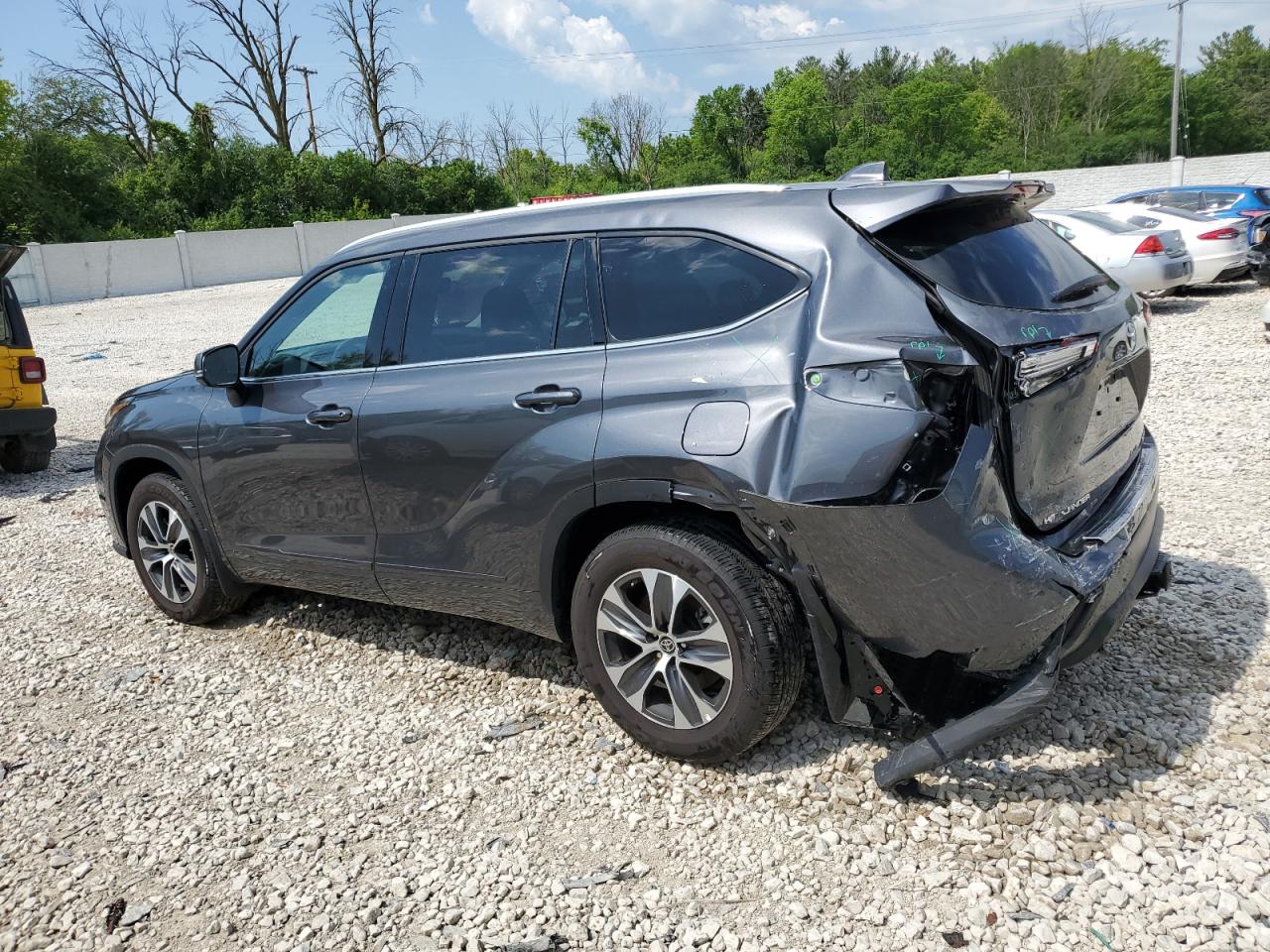 2022 TOYOTA HIGHLANDER XLE VIN:5TDGZRBH9NS591817