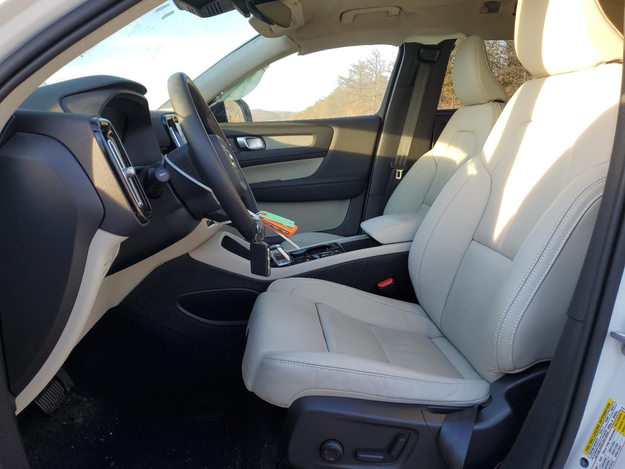 2024 VOLVO XC40 ULTIMATE VIN:YV4L12UM0R2340606