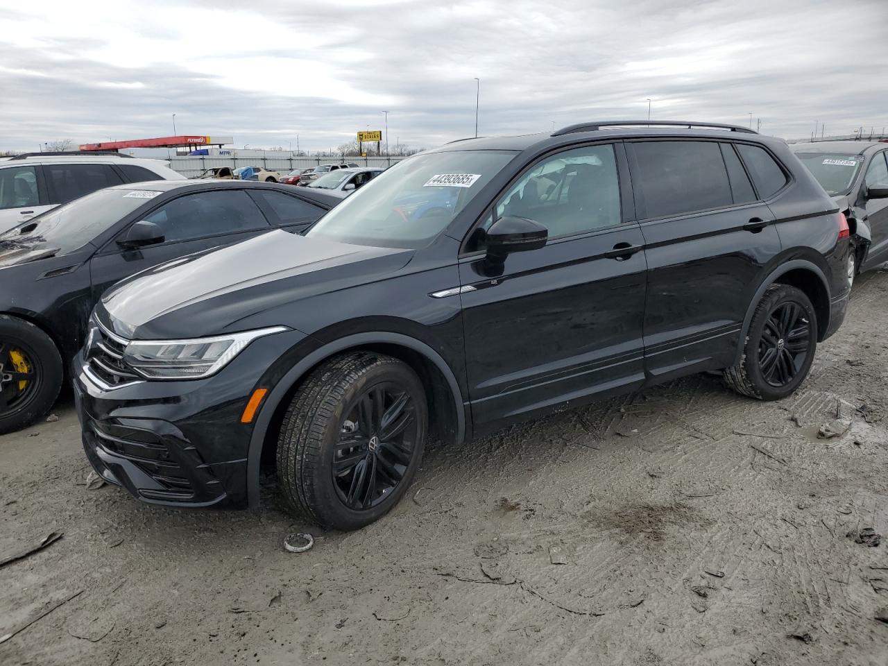 2022 VOLKSWAGEN TIGUAN SE R-LINE BLACK VIN:3VV8B7AX0NM155204