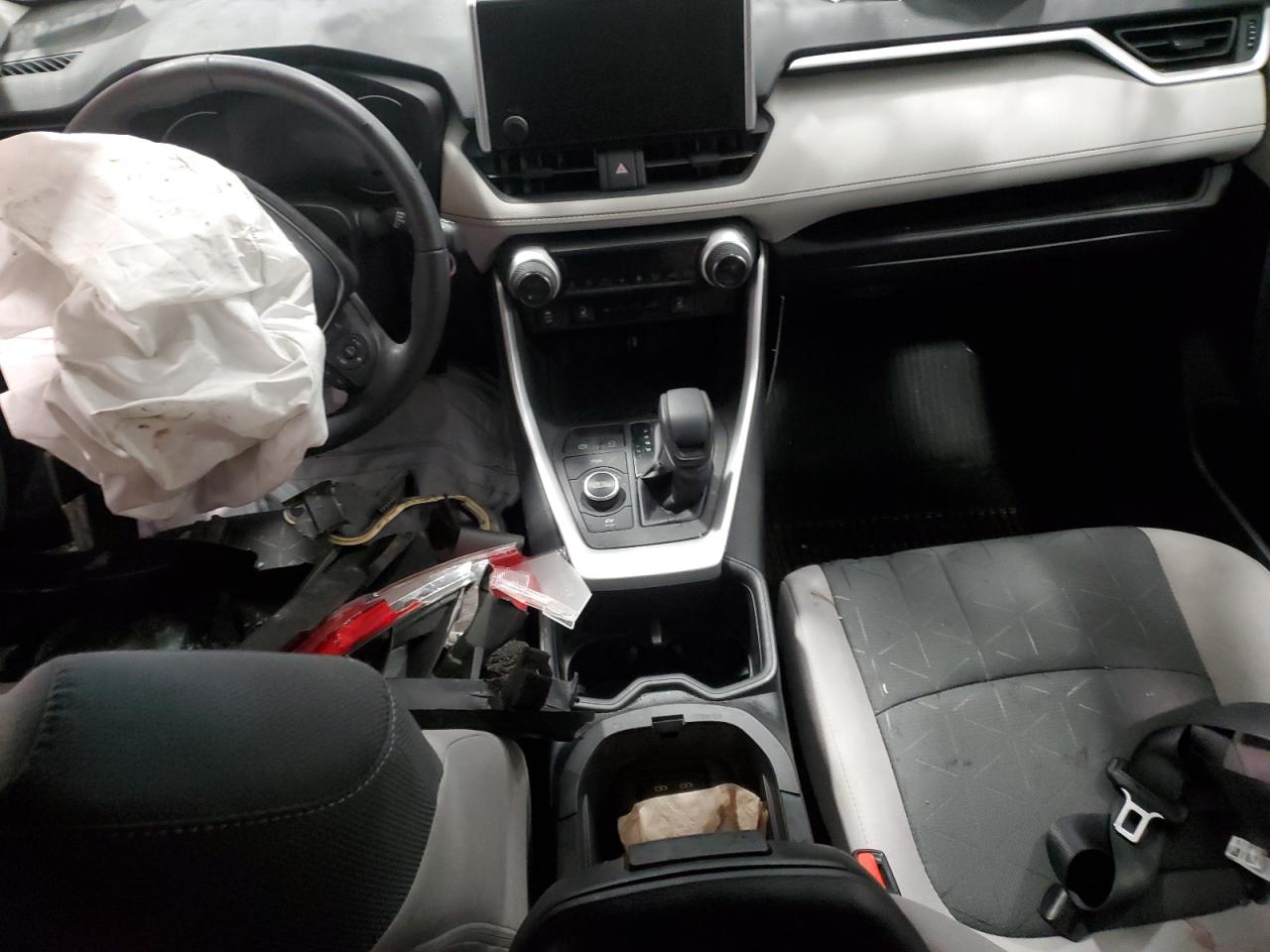 2024 TOYOTA RAV4 XLE VIN:2T3RWRFV2RW220200