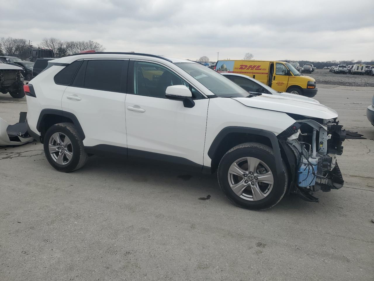 2022 TOYOTA RAV4 XLE VIN:2T3W1RFV3NC198494