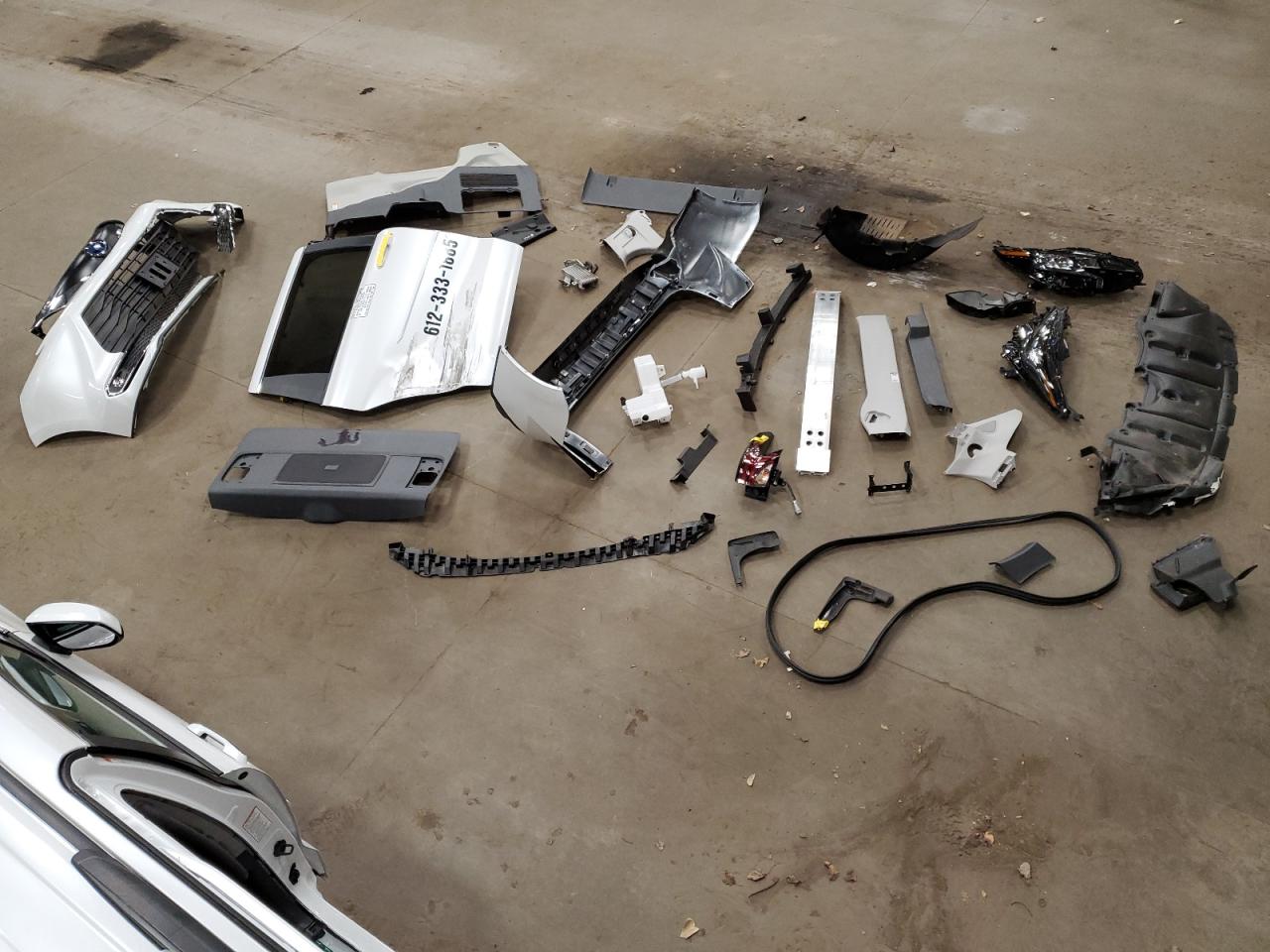 2024 TOYOTA SIENNA XLE VIN:5TDJRKEC1RS209234