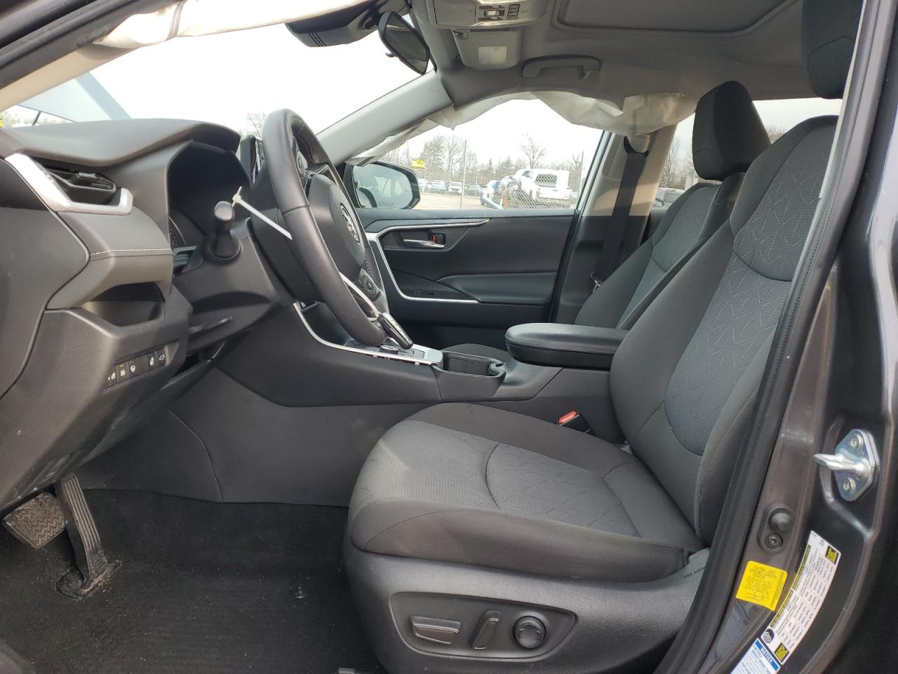 2022 TOYOTA RAV4 XLE VIN:4T3RWRFV0NU070453