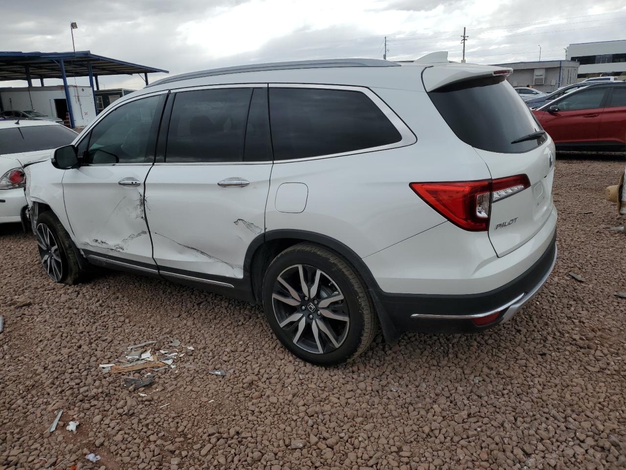 2022 HONDA PILOT TOURING VIN:5FNYF5H66NB035755