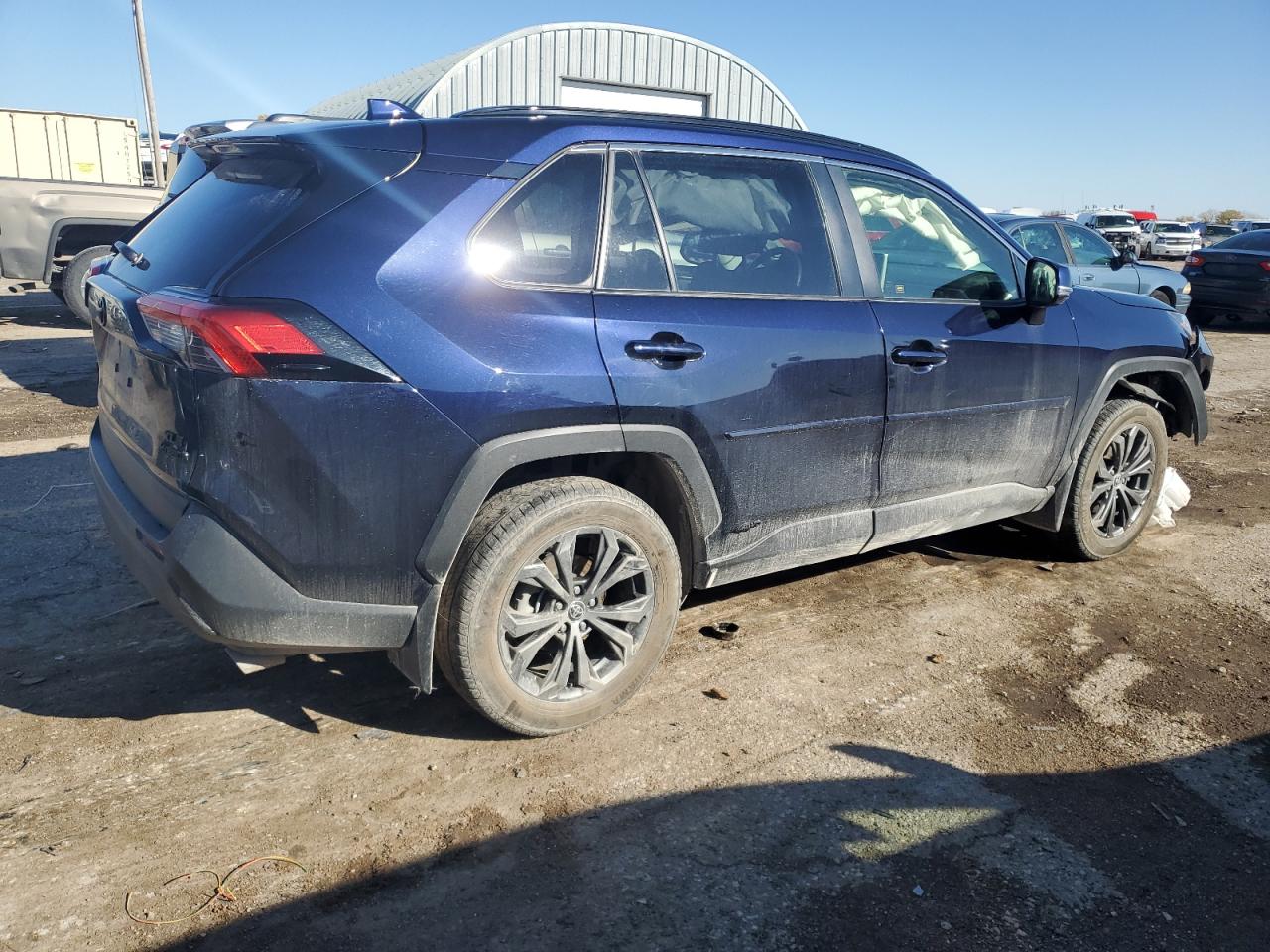 2022 TOYOTA RAV4 XLE PREMIUM VIN:JTMB6RFV5ND049242