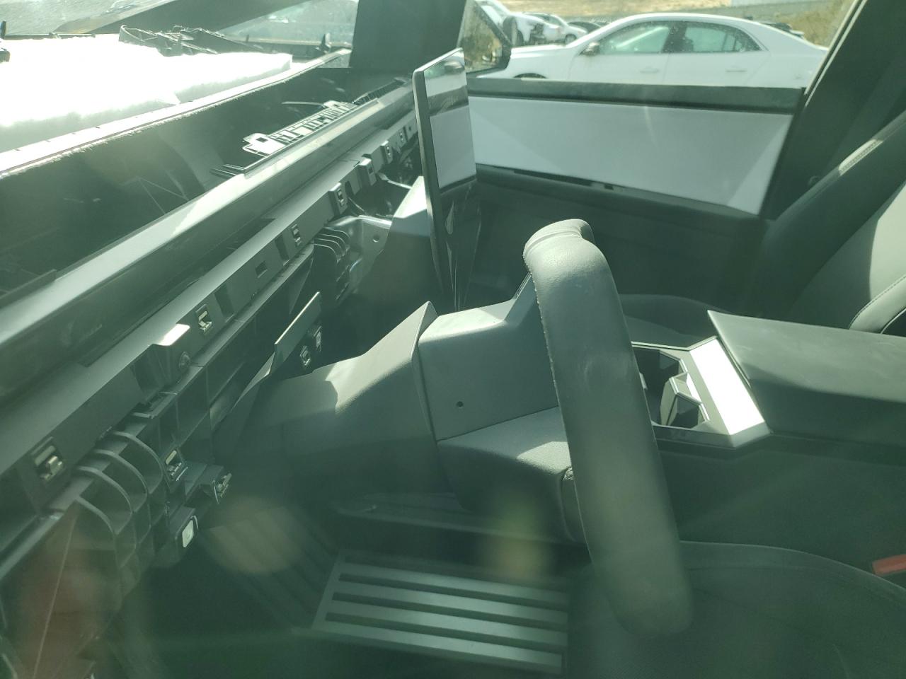 2024 TESLA CYBERTRUCK  VIN:7G2CEHED3RA009891
