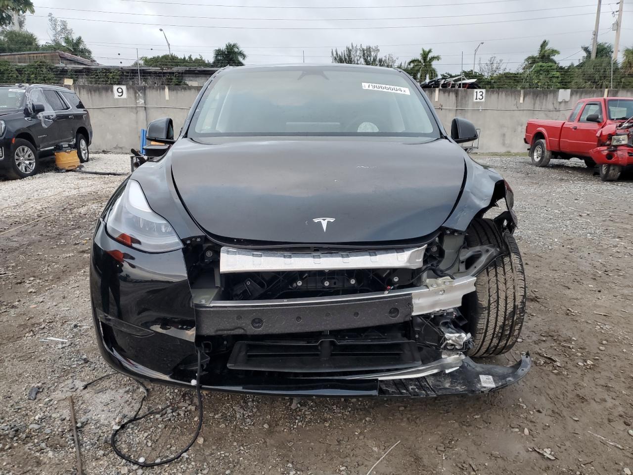 2024 TESLA MODEL Y  VIN:7SAYGAEE8RF184937