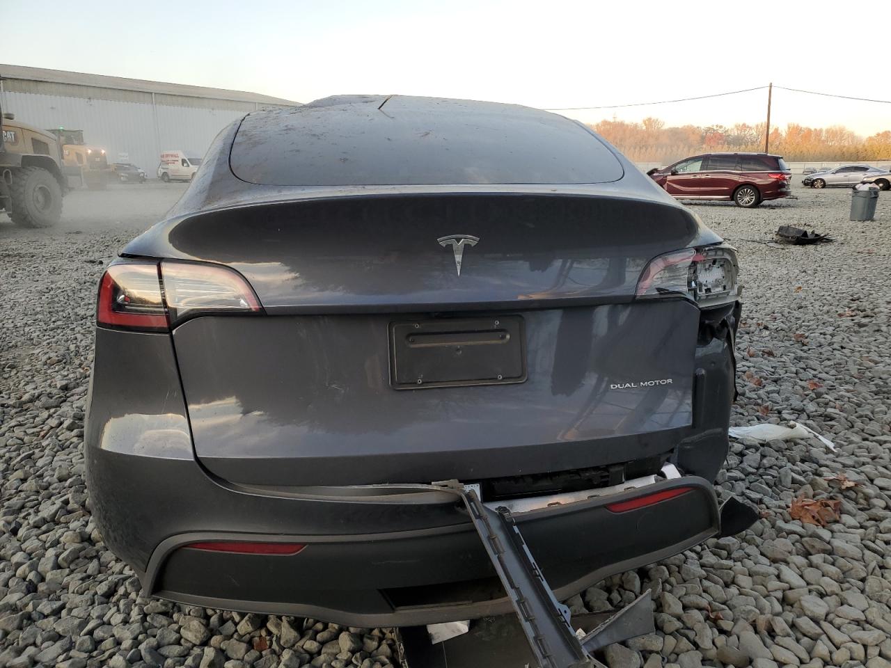 2023 TESLA MODEL Y  VIN:7SAYGDEE9PF886585