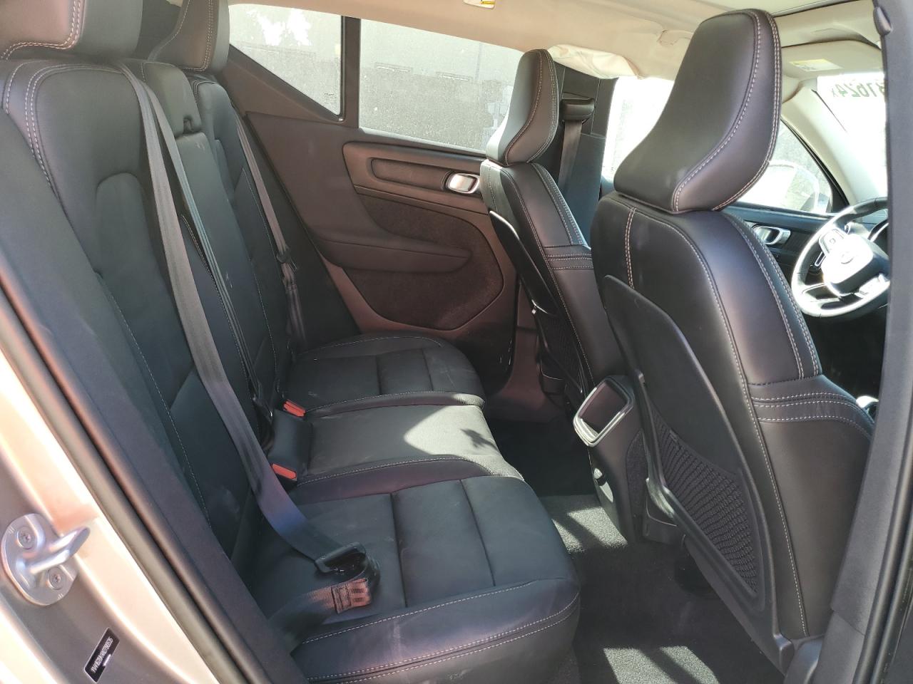 2022 VOLVO XC40 T5 MOMENTUM VIN:YV4162UK4N2790535