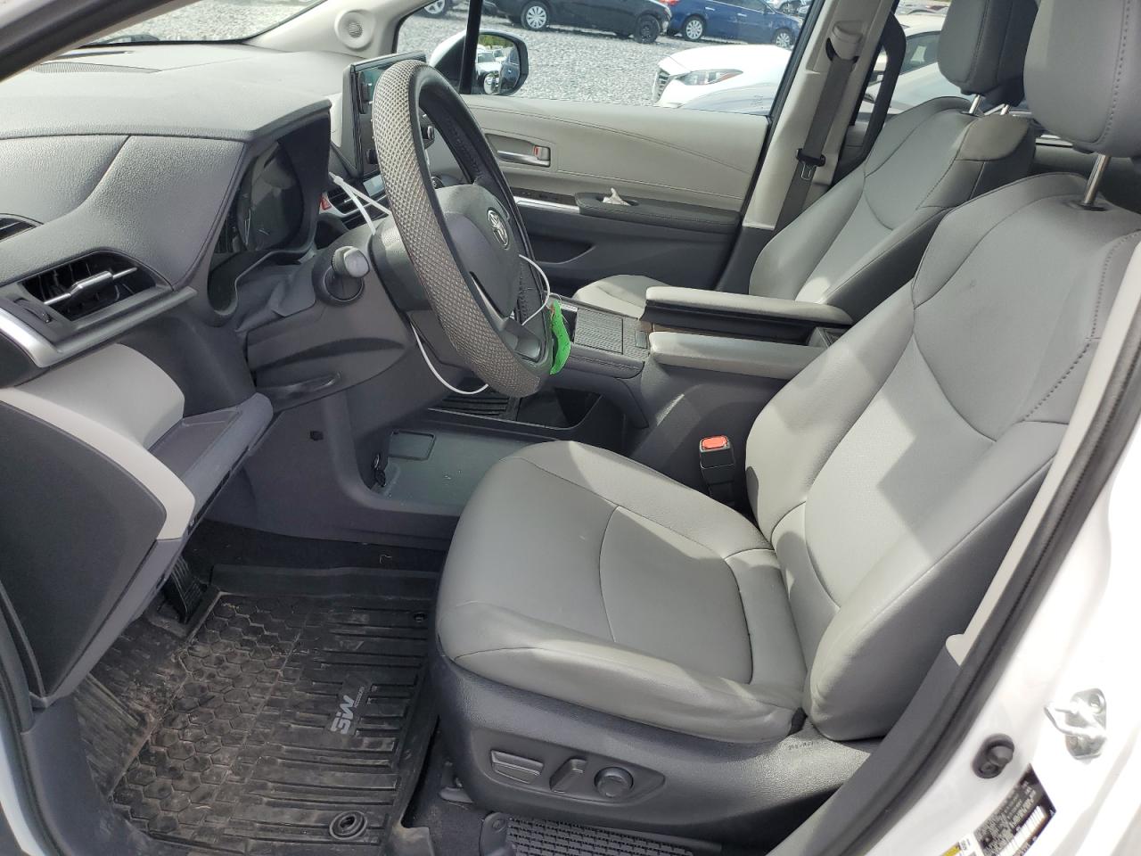 2022 TOYOTA SIENNA XLE VIN:5TDJRKEC9NS101700